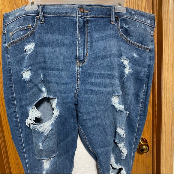 Curvy, high rise, super skinny jeans with distressing - Picture 2 of 11